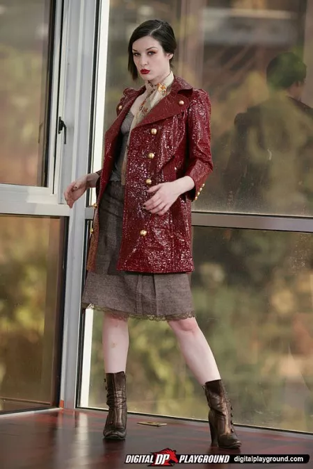 Брюнетка-извращенка с классным телом Stoya играет с твердым членом и доводит мужика до мощного оргазма