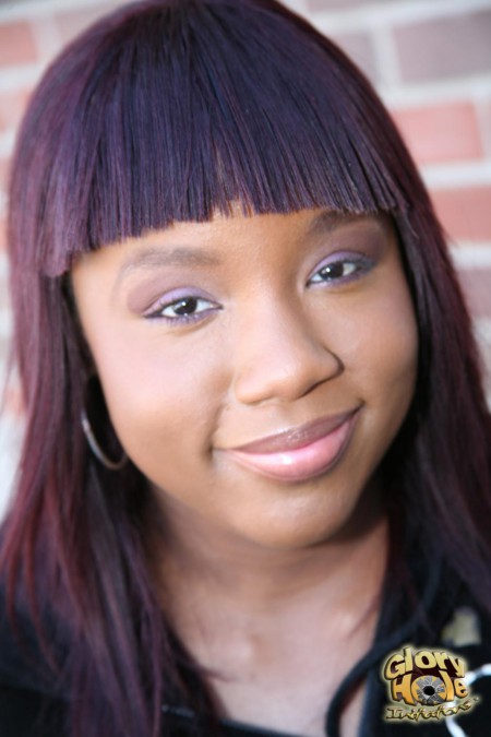 Заряды спермы летят в рот Carla Chillz пока она дрочит свою пизду на унитазе