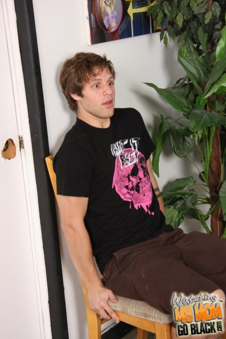 Грудастая мамаша Keira Kensley любит жестко трахаться с черным членом